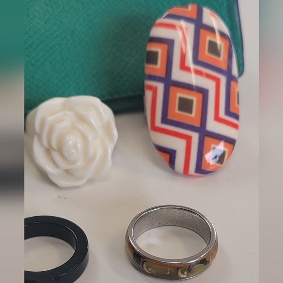 Lot of 5 Y2K Rings. Mood ring. Mustache Ring - Picture 4 of 4